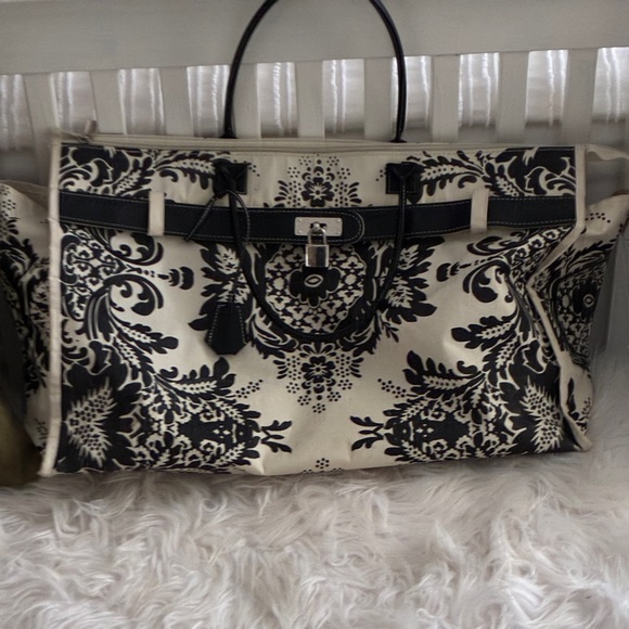 Murval Handbags - Elegant Murval Black and Cream Tote Bag